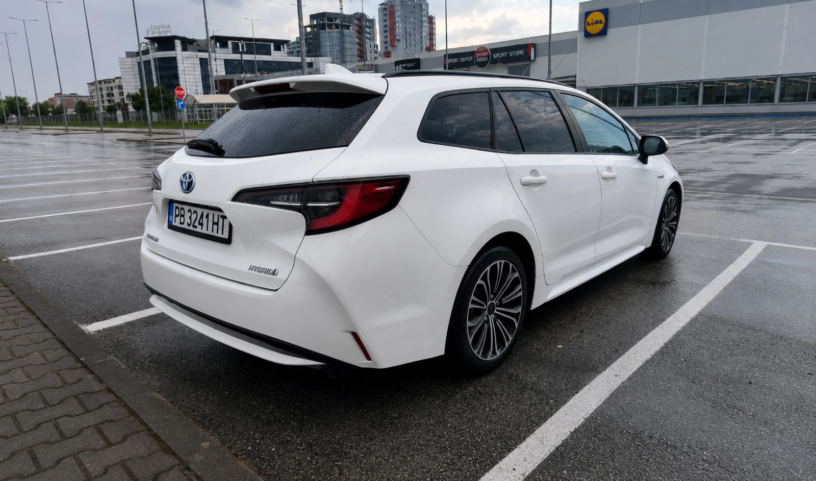 Toyota Corolla Touring Sport, 1.8 Hybrid, ГАРАНЦИОННА, снимка 4 - Автомобили и джипове - 54960936