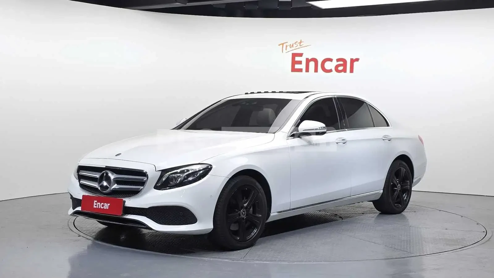 Mercedes-Benz E 220 ПОДГРЕВИ * BURMESTER * KEYLESS * АВТОКРЕДИТ 