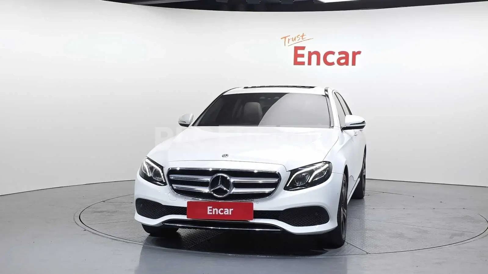Mercedes-Benz E 220 ПОДГРЕВИ * BURMESTER * KEYLESS * АВТОКРЕДИТ , снимка 3 - Автомобили и джипове - 55033171