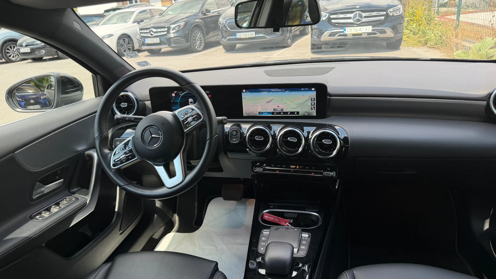 Mercedes-Benz A 180 Първи собственик от България, снимка 13 - Автомобили и джипове - 55447884