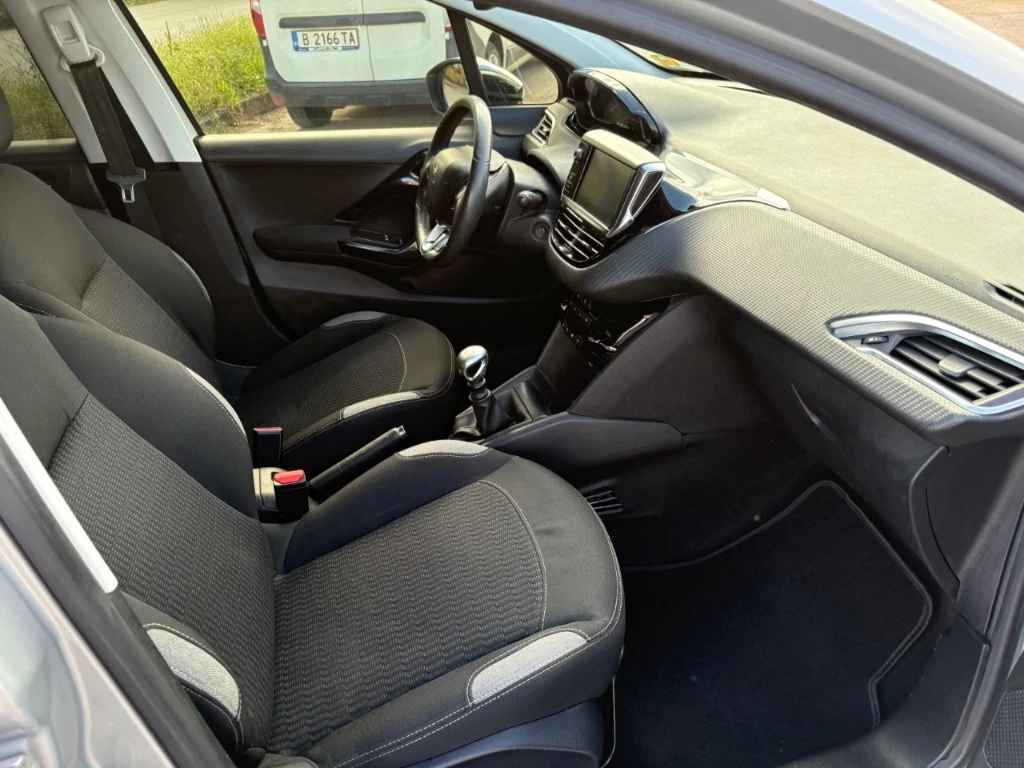 Peugeot 208 1.6E-HDI 115кс  6скорости!, снимка 11 - Автомобили и джипове - 56118853