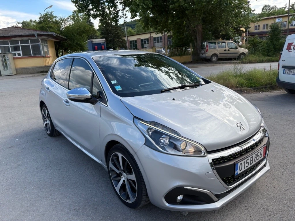 Peugeot 208 1.6E-HDI 115кс  6скорости!, снимка 8 - Автомобили и джипове - 56118853