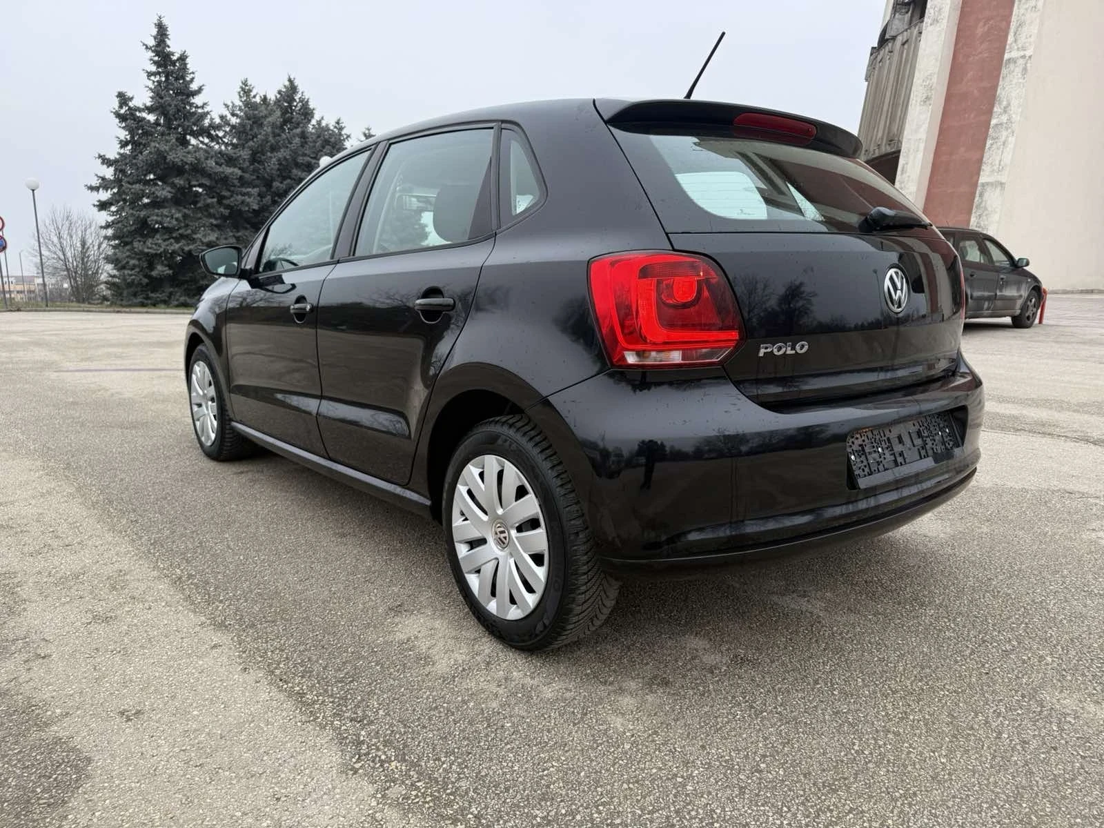 VW Polo 1.2 бензин климатик, снимка 3 - Автомобили и джипове - 56238480
