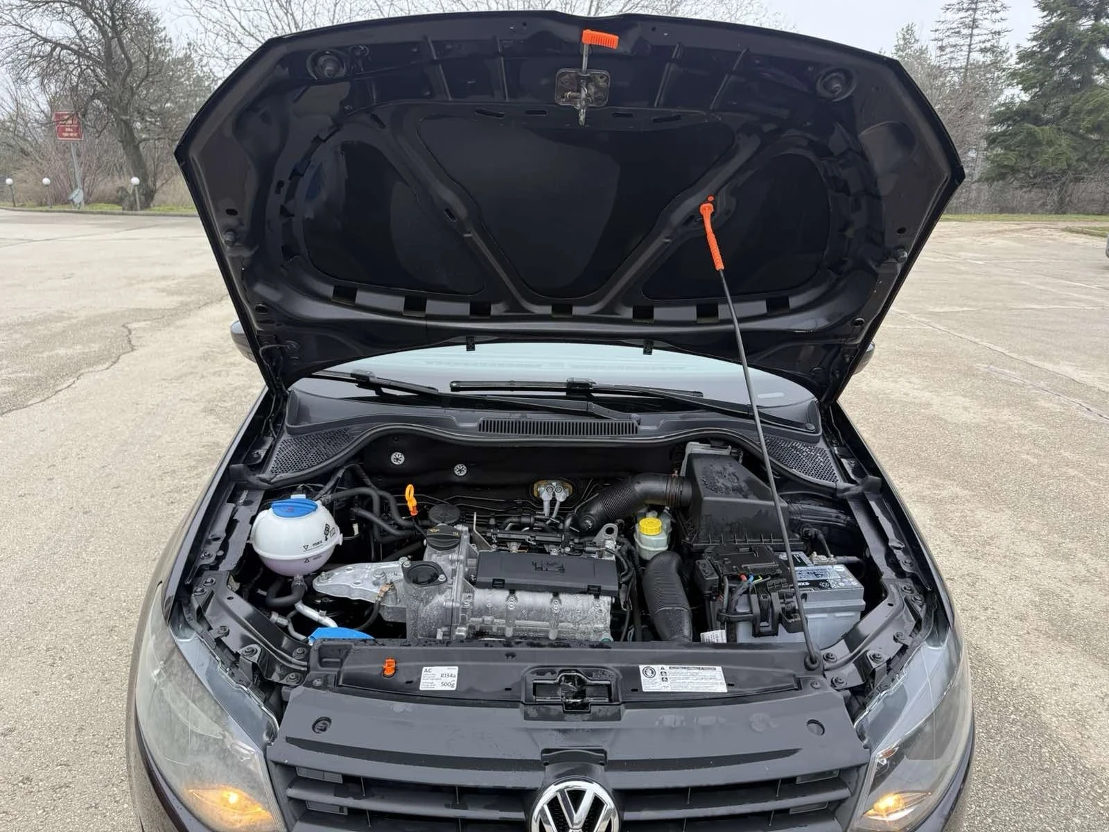 VW Polo 1.2 бензин климатик, снимка 16 - Автомобили и джипове - 56238480