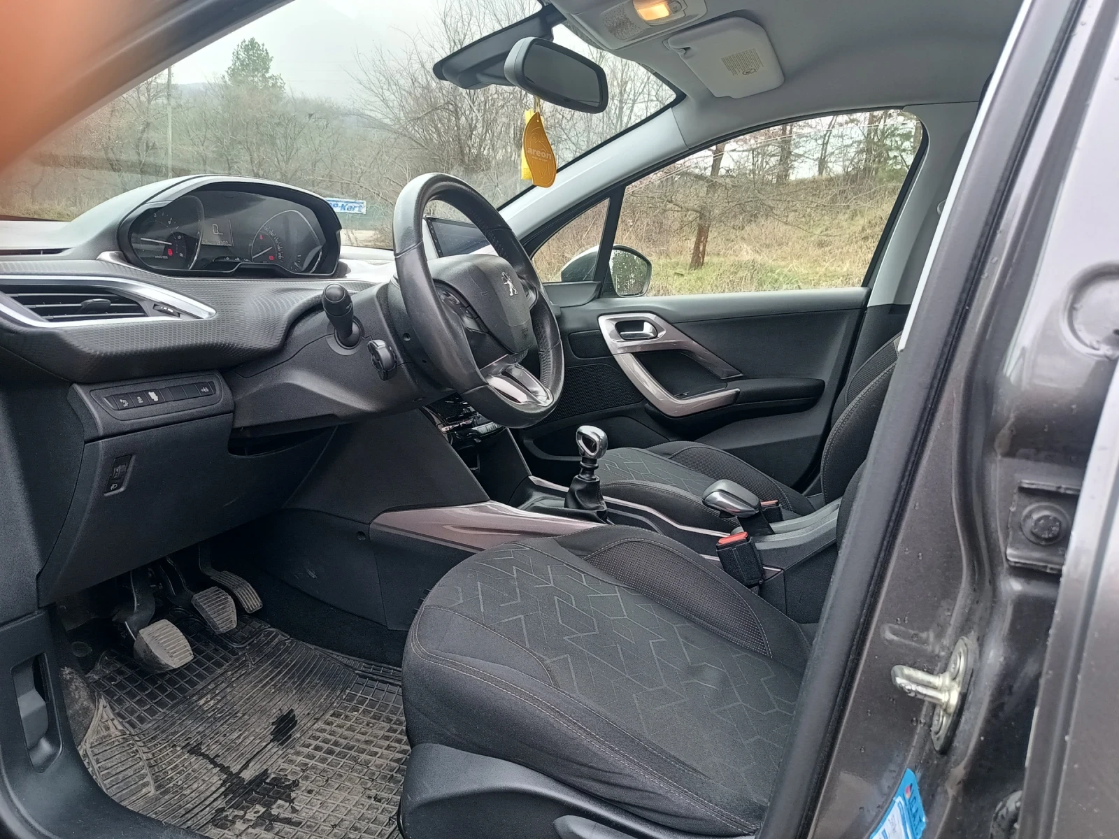 Peugeot 2008, снимка 3 - Автомобили и джипове - 56691943