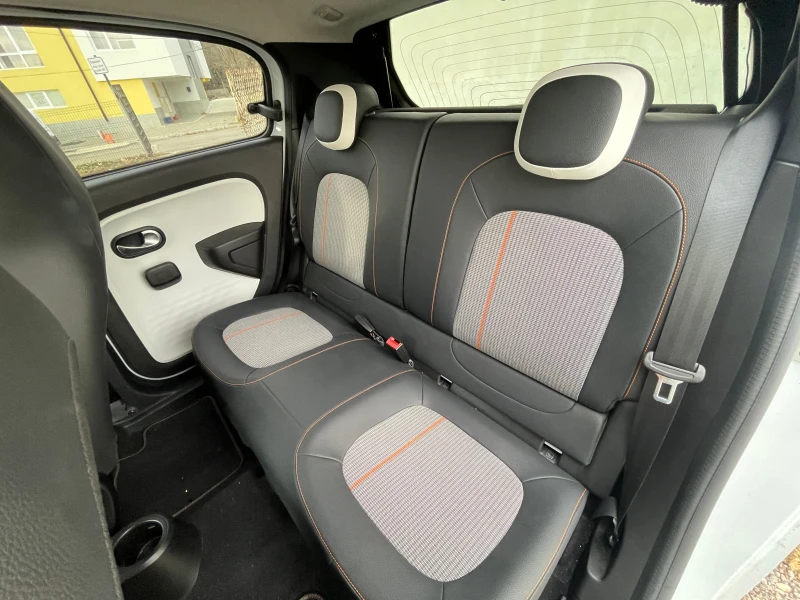 Renault Twingo Vibes, снимка 8 - Автомобили и джипове - 51425605