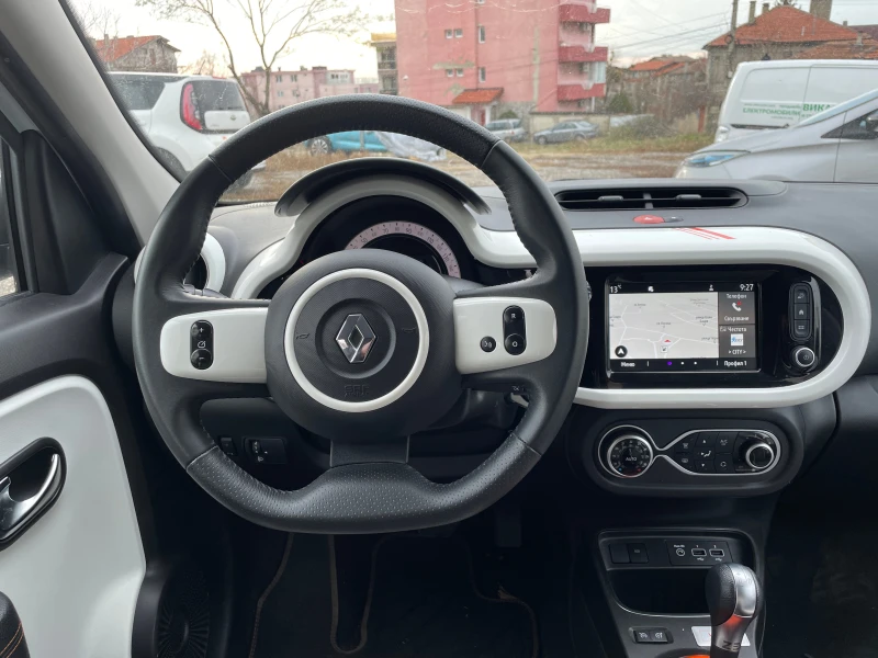 Renault Twingo Vibes, снимка 9 - Автомобили и джипове - 51425605