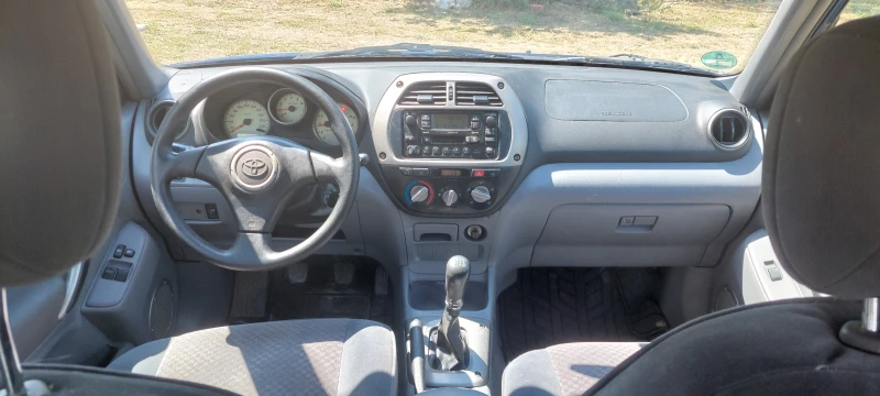 Toyota Rav4 2.0 i 4x4, снимка 10 - Автомобили и джипове - 52310552
