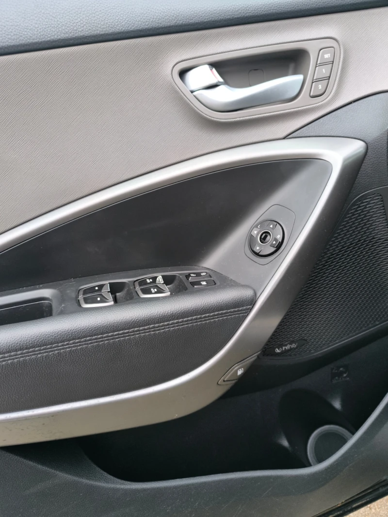 Hyundai Santa fe Grand Santa Fe facelift 2017 3.3 V6 (294 Hp) Autom, снимка 16 - Автомобили и джипове - 53275755