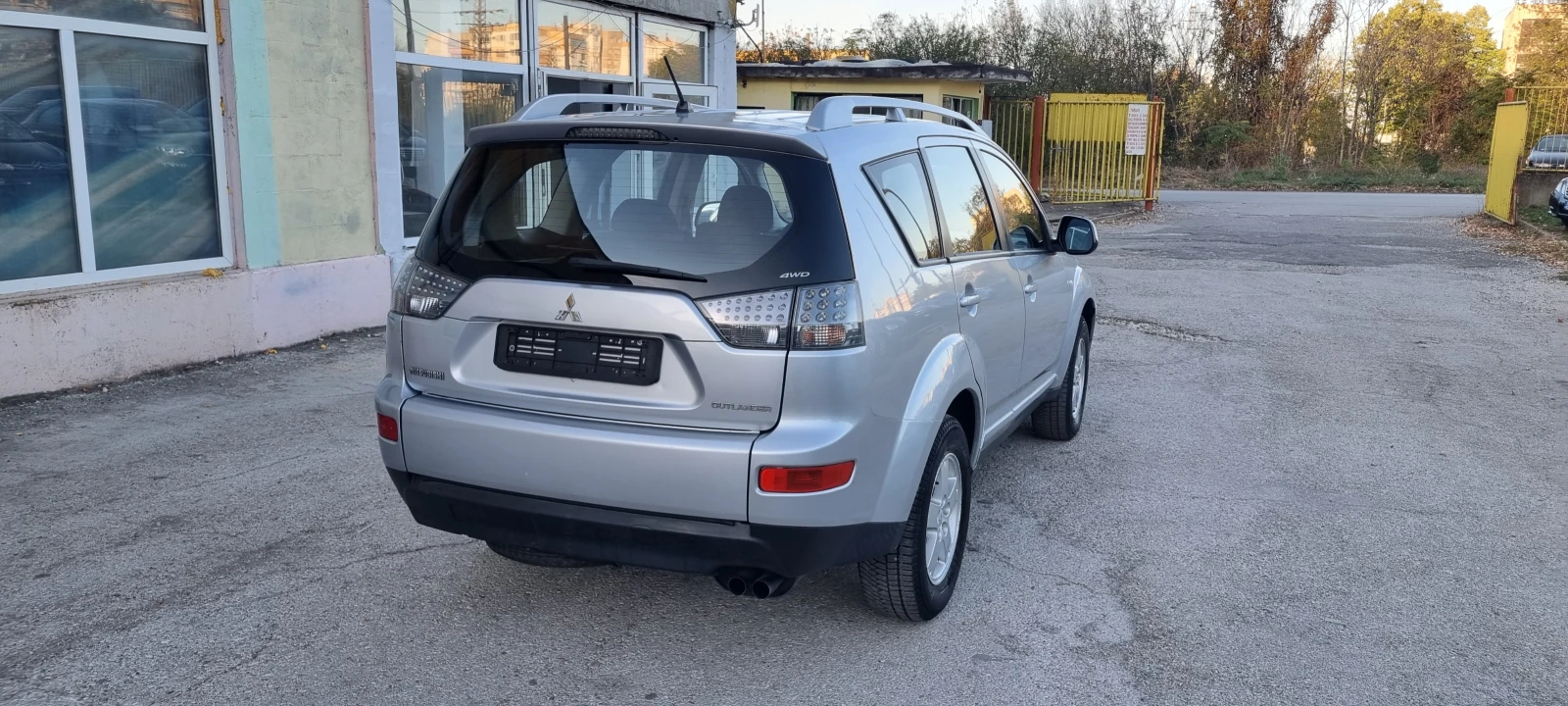 Mitsubishi Outlander 2.00 TDI 4x4 ITALY - изображение 8