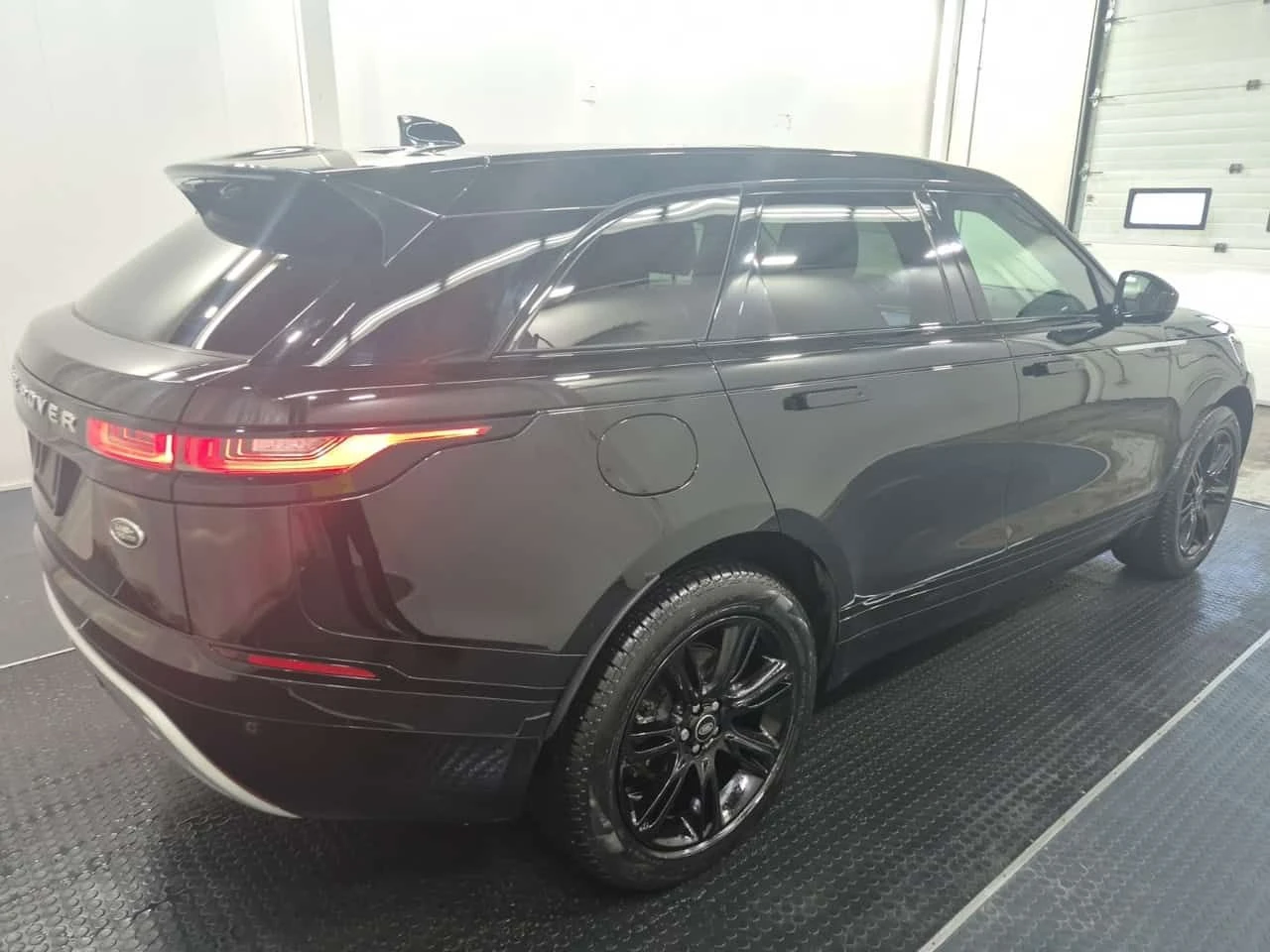 Land Rover Range Rover Velar S  CARFAX - изображение 3