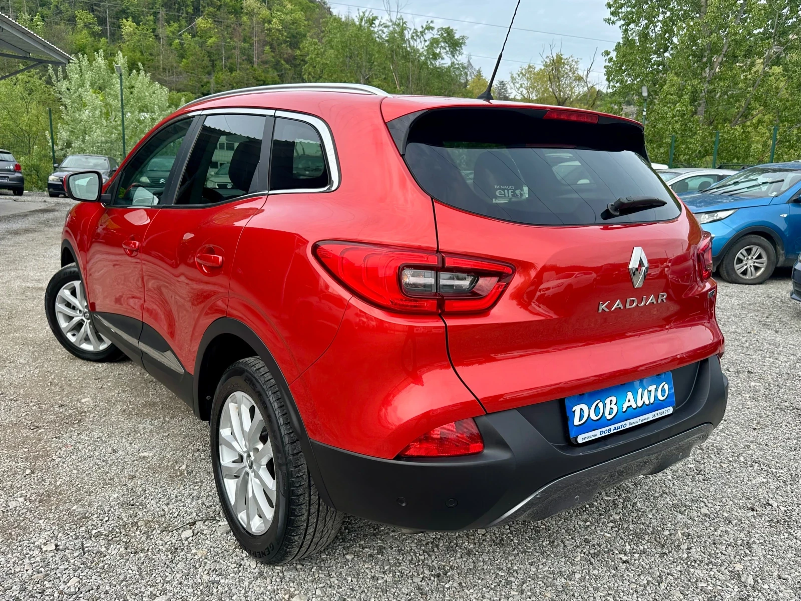 Renault Kadjar 1.5DCI-KEYLESS GO-LED-НАВИ-САМОПАРКИРАНЕ-КАМЕРА., снимка 4 - Автомобили и джипове - 54362269