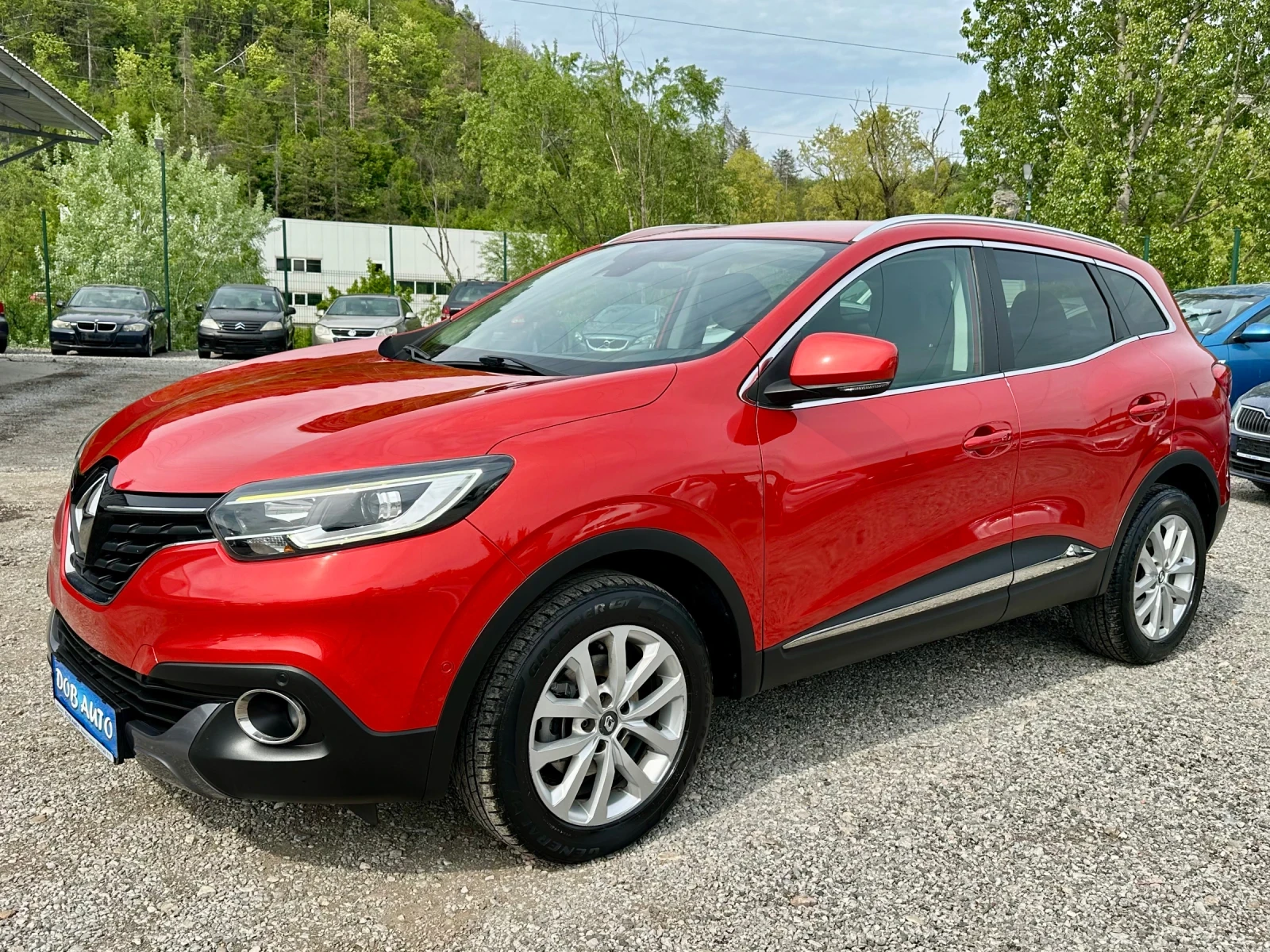 Renault Kadjar 1.5DCI-KEYLESS GO-LED-НАВИ-САМОПАРКИРАНЕ-КАМЕРА., снимка 3 - Автомобили и джипове - 54362269