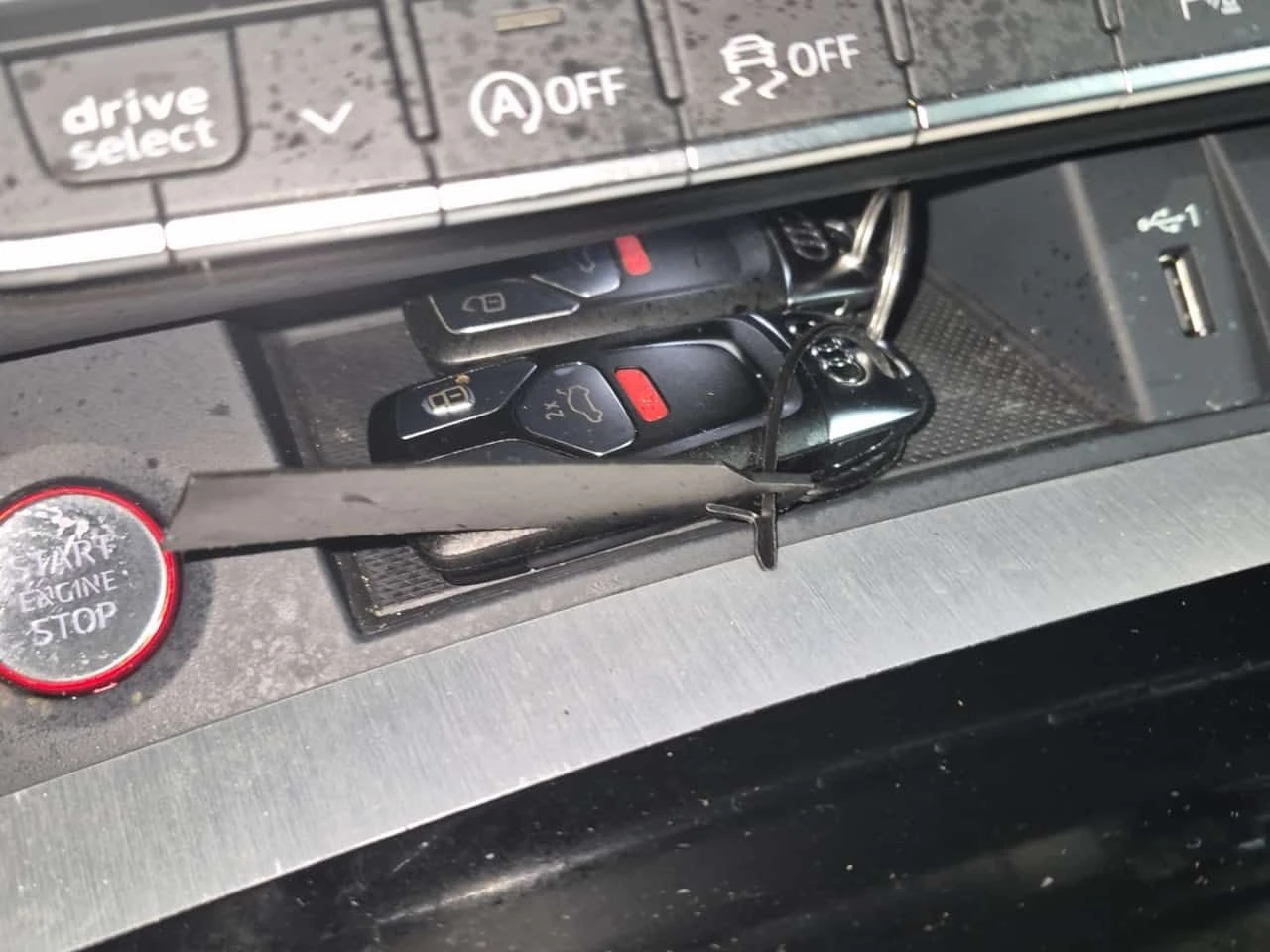 Audi SQ5  PROGRESSIV | PANO | LED | DISTRONIC | 2 КЛЮЧА , снимка 8 - Автомобили и джипове - 55052594