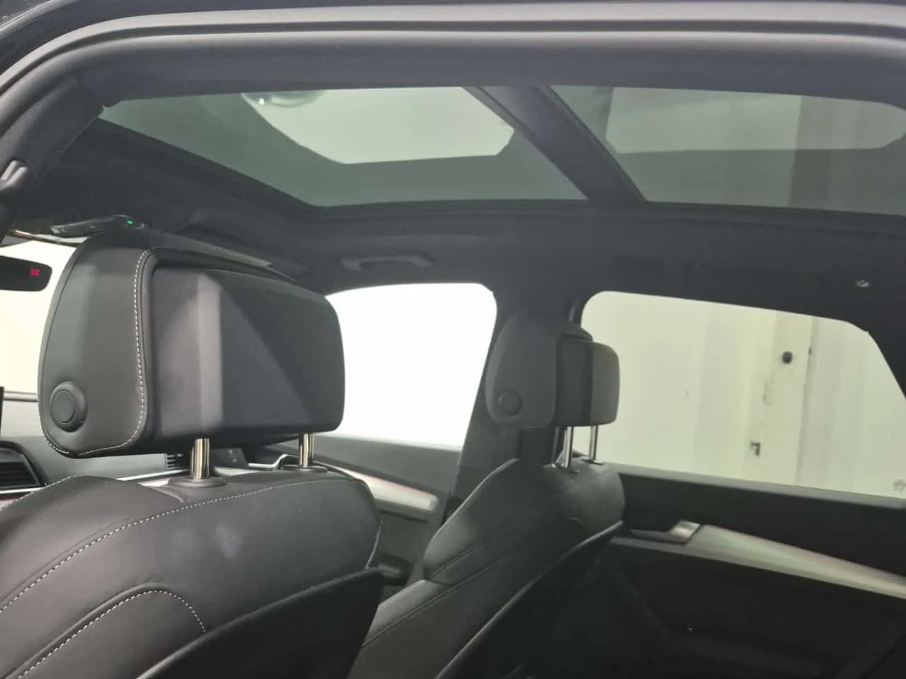 Audi SQ5  PROGRESSIV | PANO | LED | DISTRONIC | 2 КЛЮЧА , снимка 14 - Автомобили и джипове - 55052594