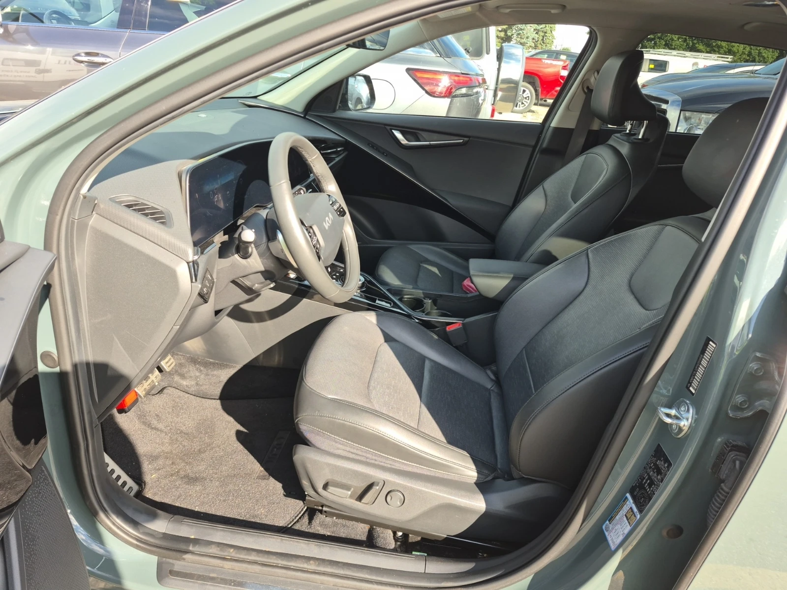 Kia Niro * LIMITED* 360* ОБДУХВАНЕ* DIS* FULL* , снимка 10 - Автомобили и джипове - 55404928