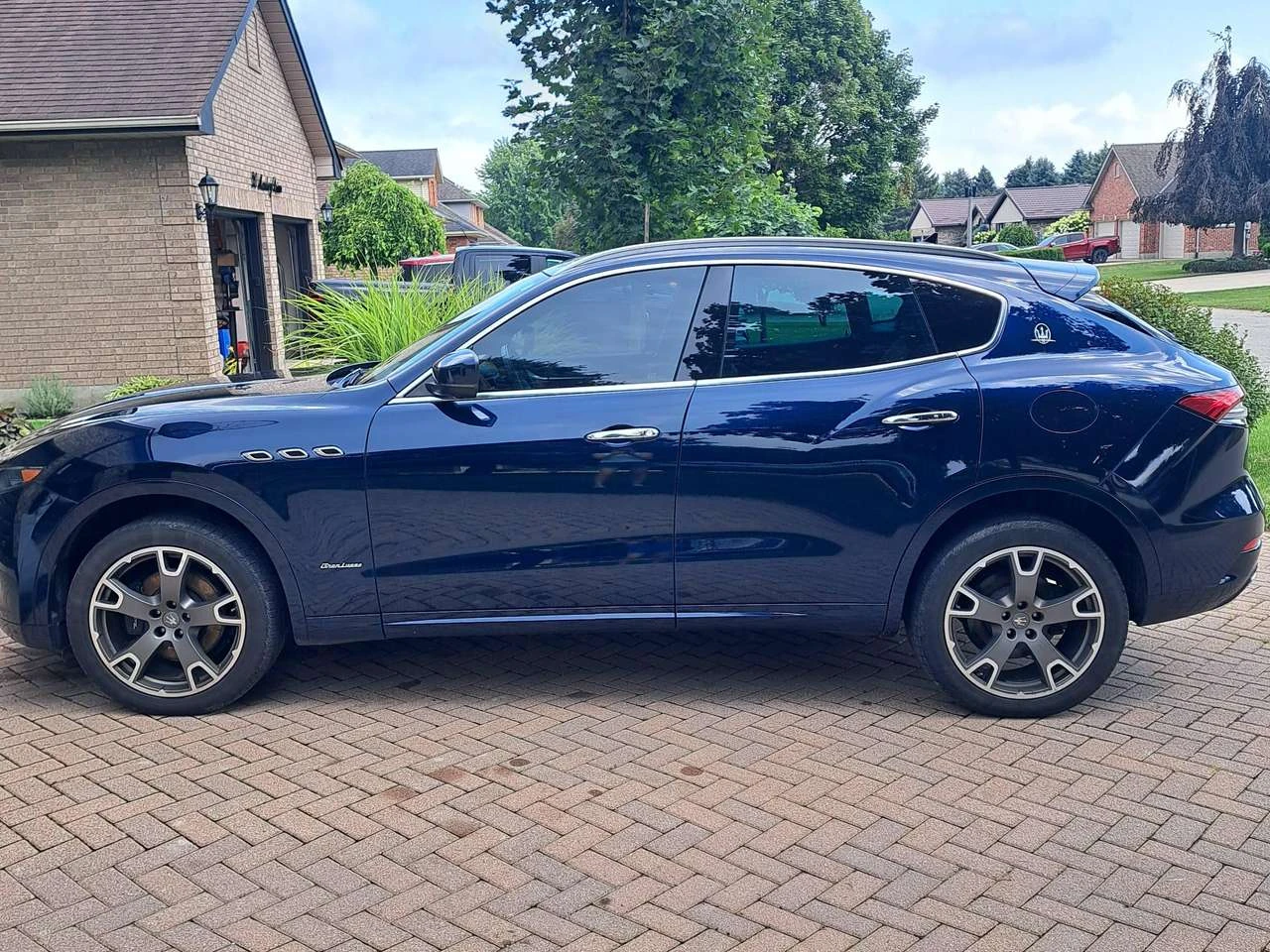 Maserati Levante GranLusso, снимка 2 - Автомобили и джипове - 56661600