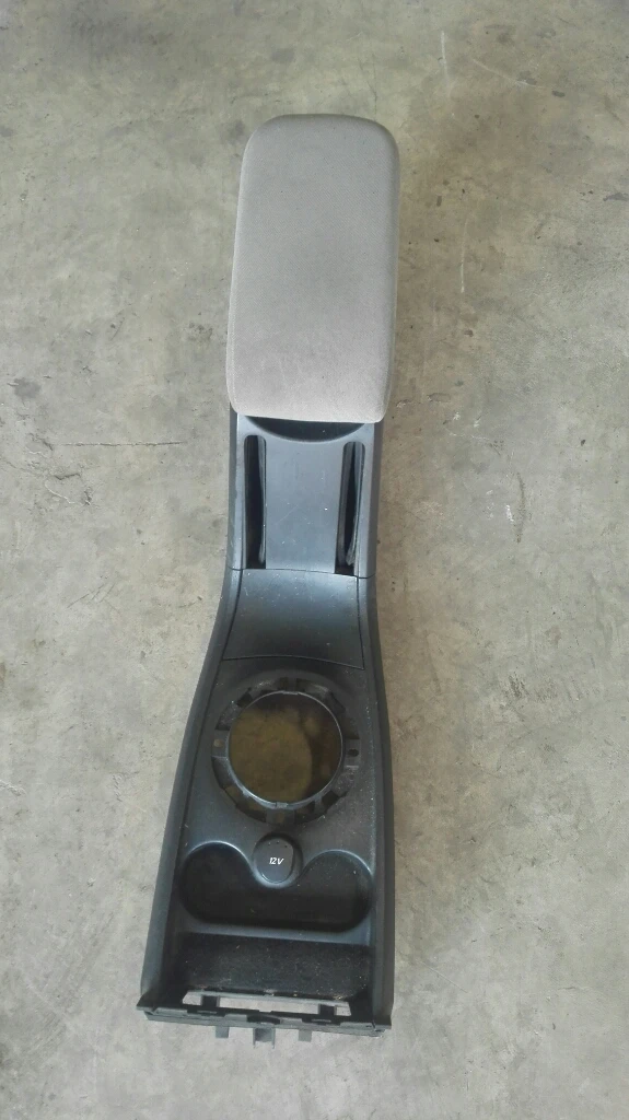 подлакътник Рено Меган (1)