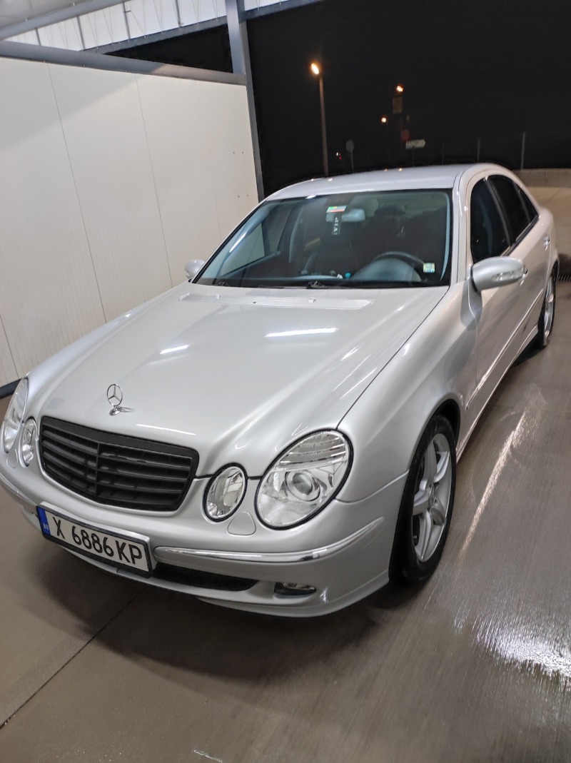 Mercedes-Benz E 200, снимка 5 - Автомобили и джипове - 44417325