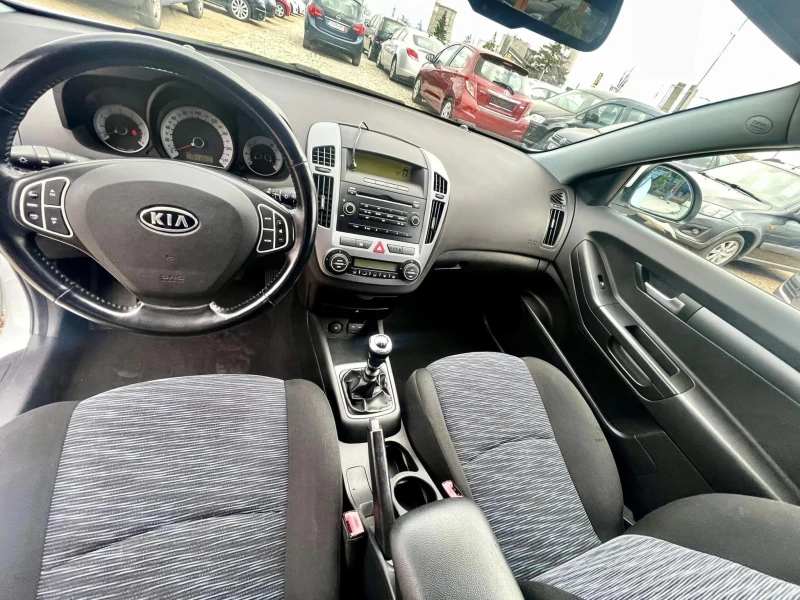 Kia Ceed 1.6 , снимка 10 - Автомобили и джипове - 48129798