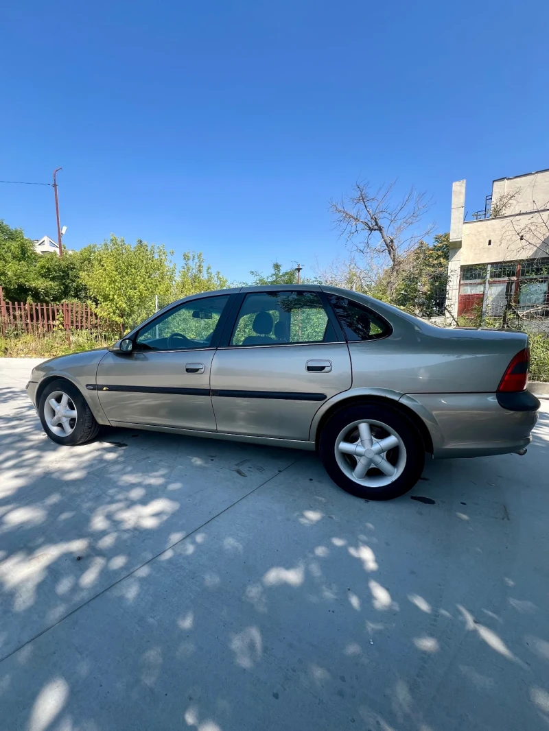 Opel Vectra 2.0DTI, снимка 7 - Автомобили и джипове - 51638272