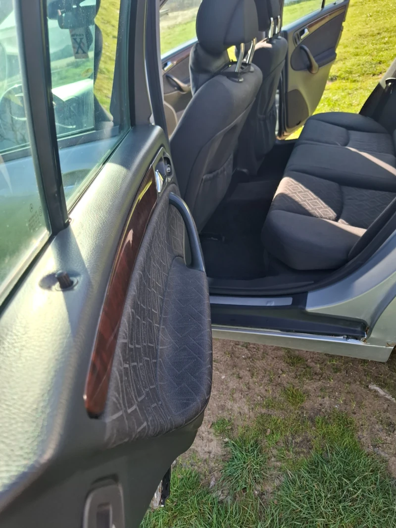 Mercedes-Benz C 220 2.2cdi 150коня, снимка 8 - Автомобили и джипове - 52656612