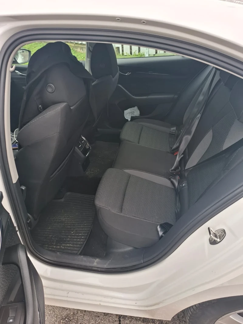 Skoda Octavia, снимка 9 - Автомобили и джипове - 52663202