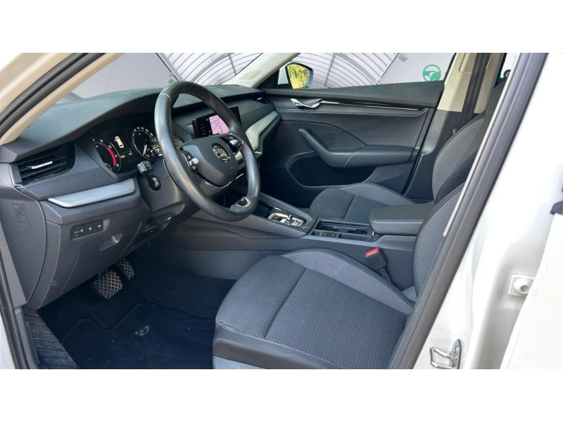 Skoda Octavia 1. 5 e-TSi DSG, Месечна вноска от 433 лв., снимка 9 - Автомобили и джипове - 52664084