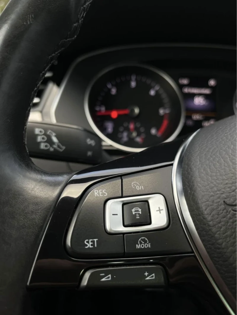 VW Passat 2.0 TDI, снимка 12 - Автомобили и джипове - 52890736