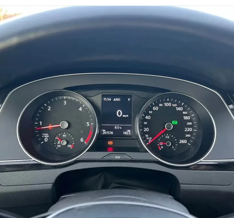 VW Passat, снимка 13 - Автомобили и джипове - 53304042