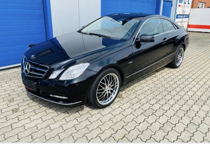 Mercedes-Benz E 220, снимка 9 - Автомобили и джипове - 38046937