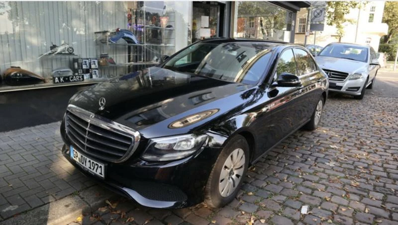 Mercedes-Benz E 220, снимка 8 - Автомобили и джипове - 38046937