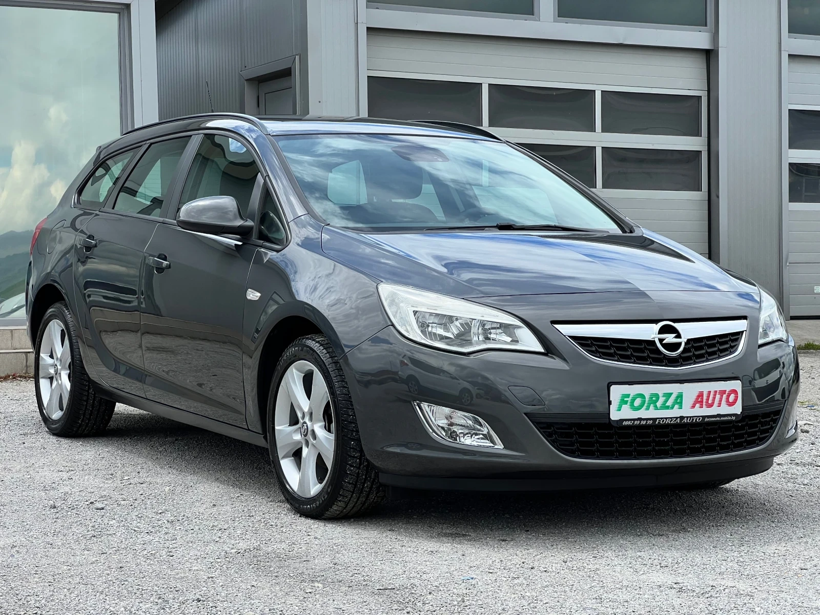 Opel Astra 1.4T-COSMO-SPORTS TOURER - изображение 3