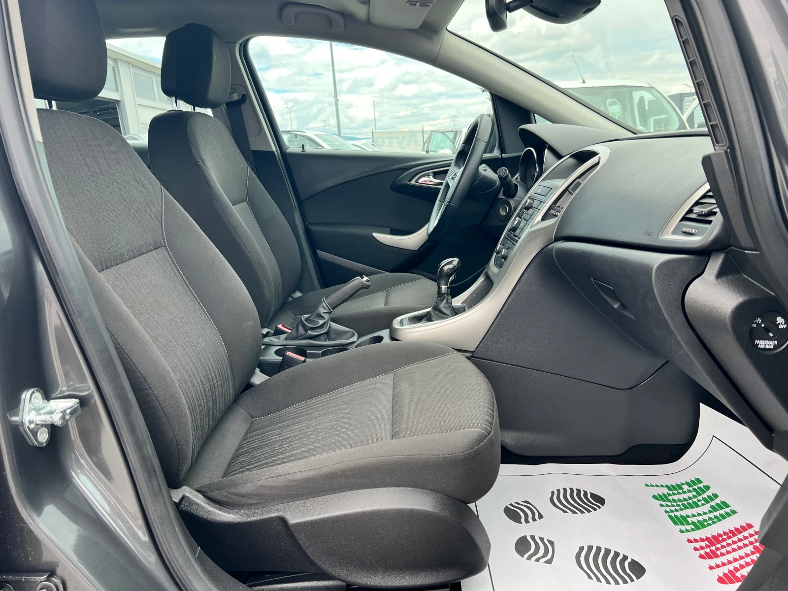 Opel Astra 1.4T-COSMO-SPORTS TOURER - изображение 5