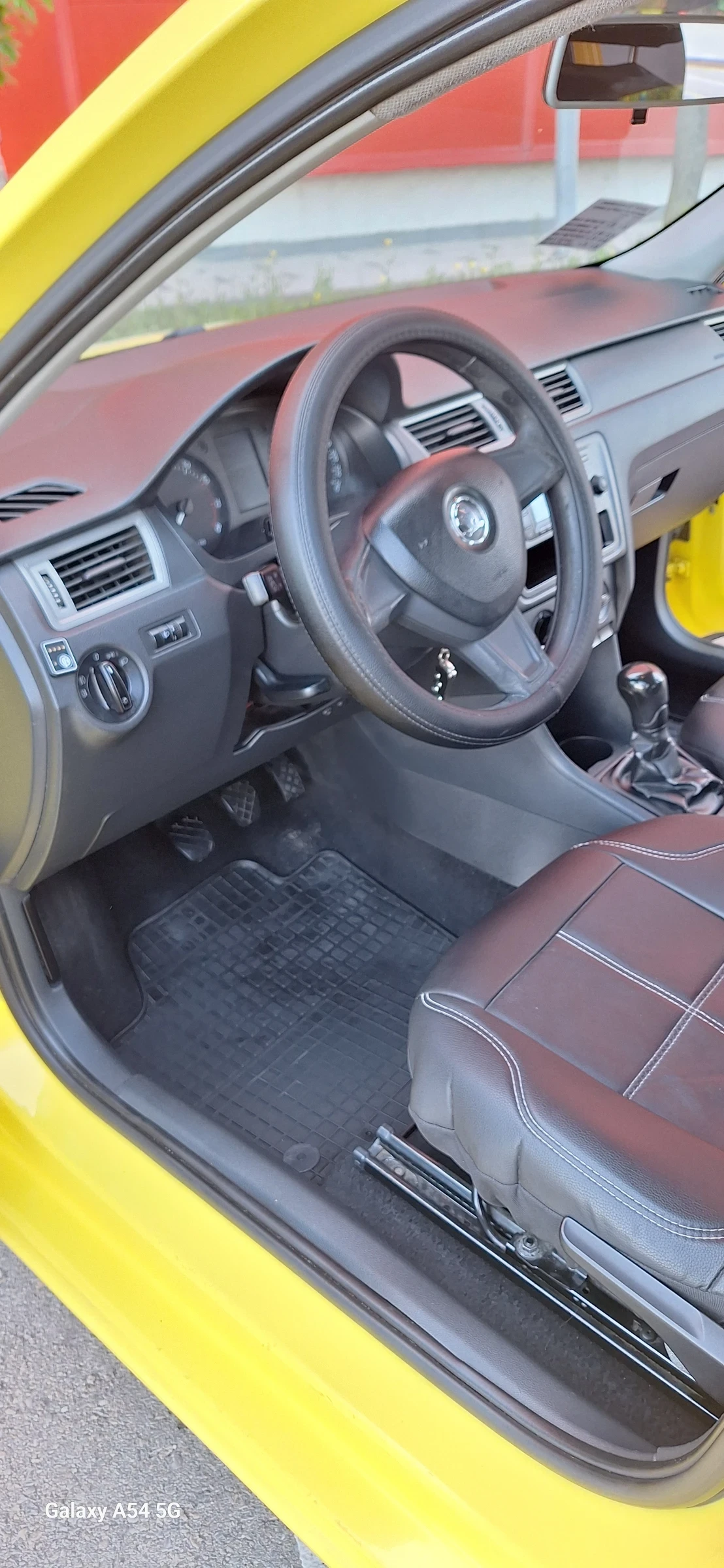 Skoda Rapid 1.2mpi - изображение 8