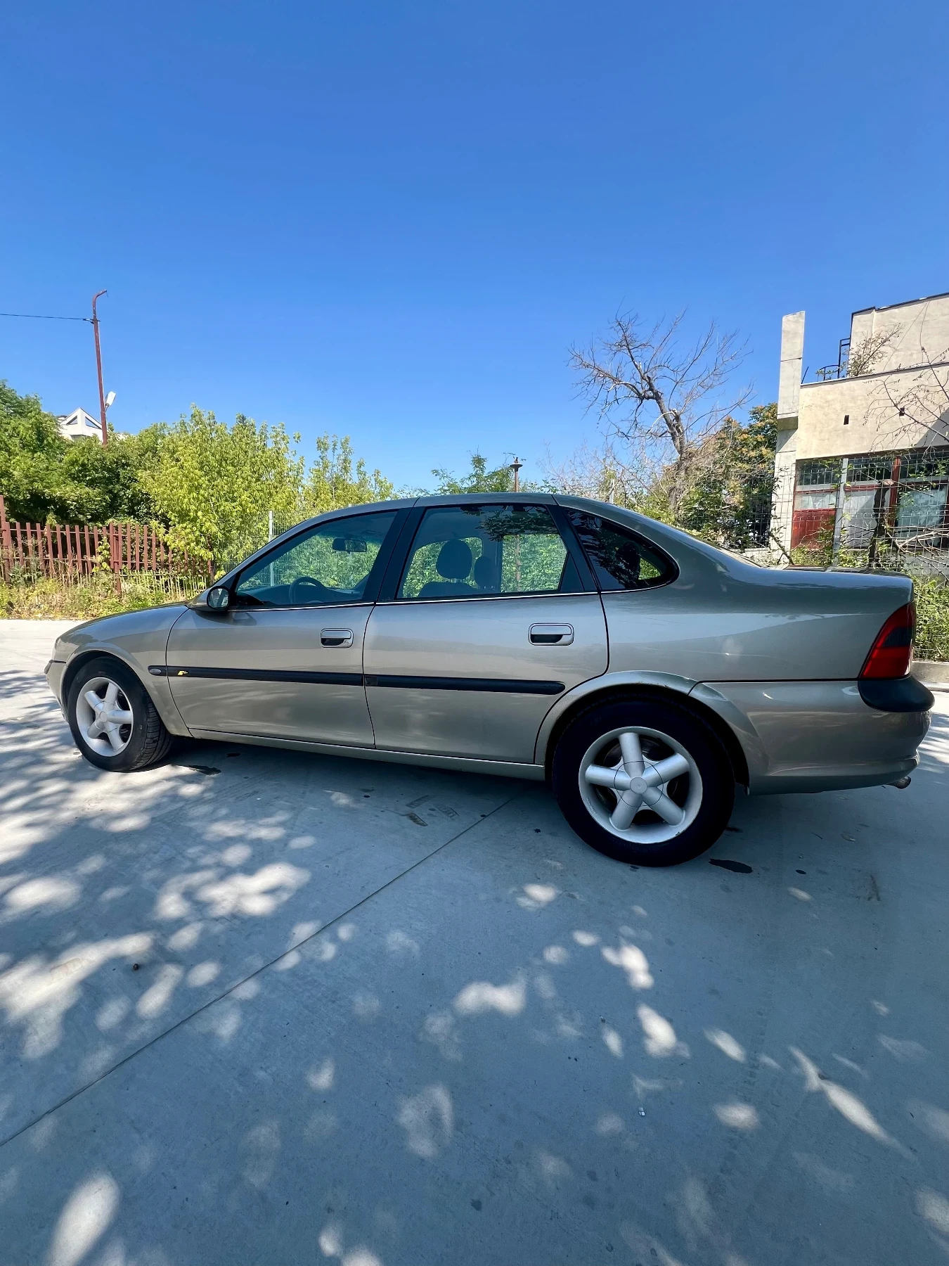 Opel Vectra 2.0DTI - изображение 7