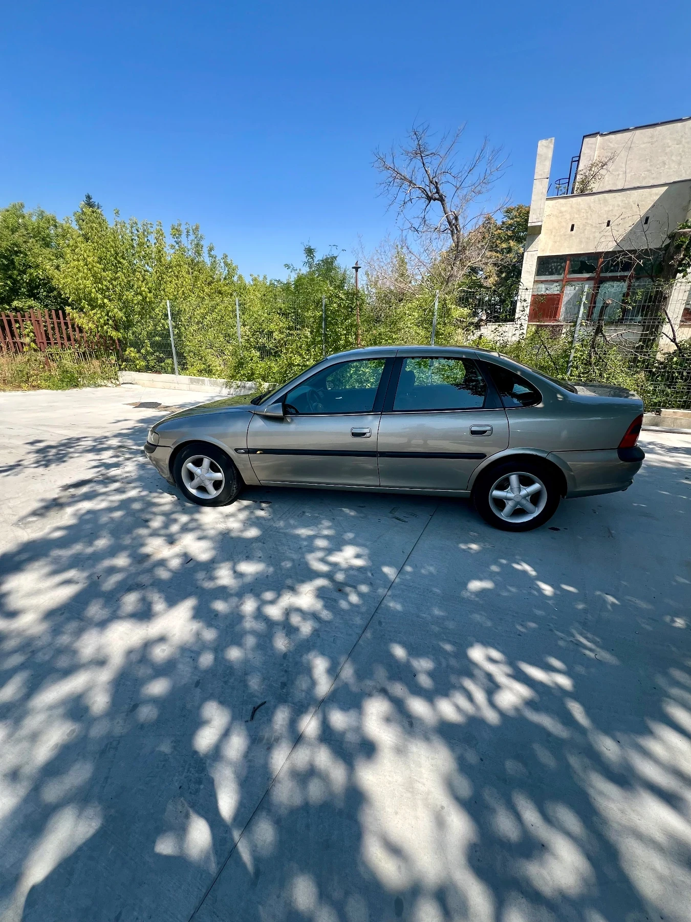 Opel Vectra 2.0DTI - изображение 4