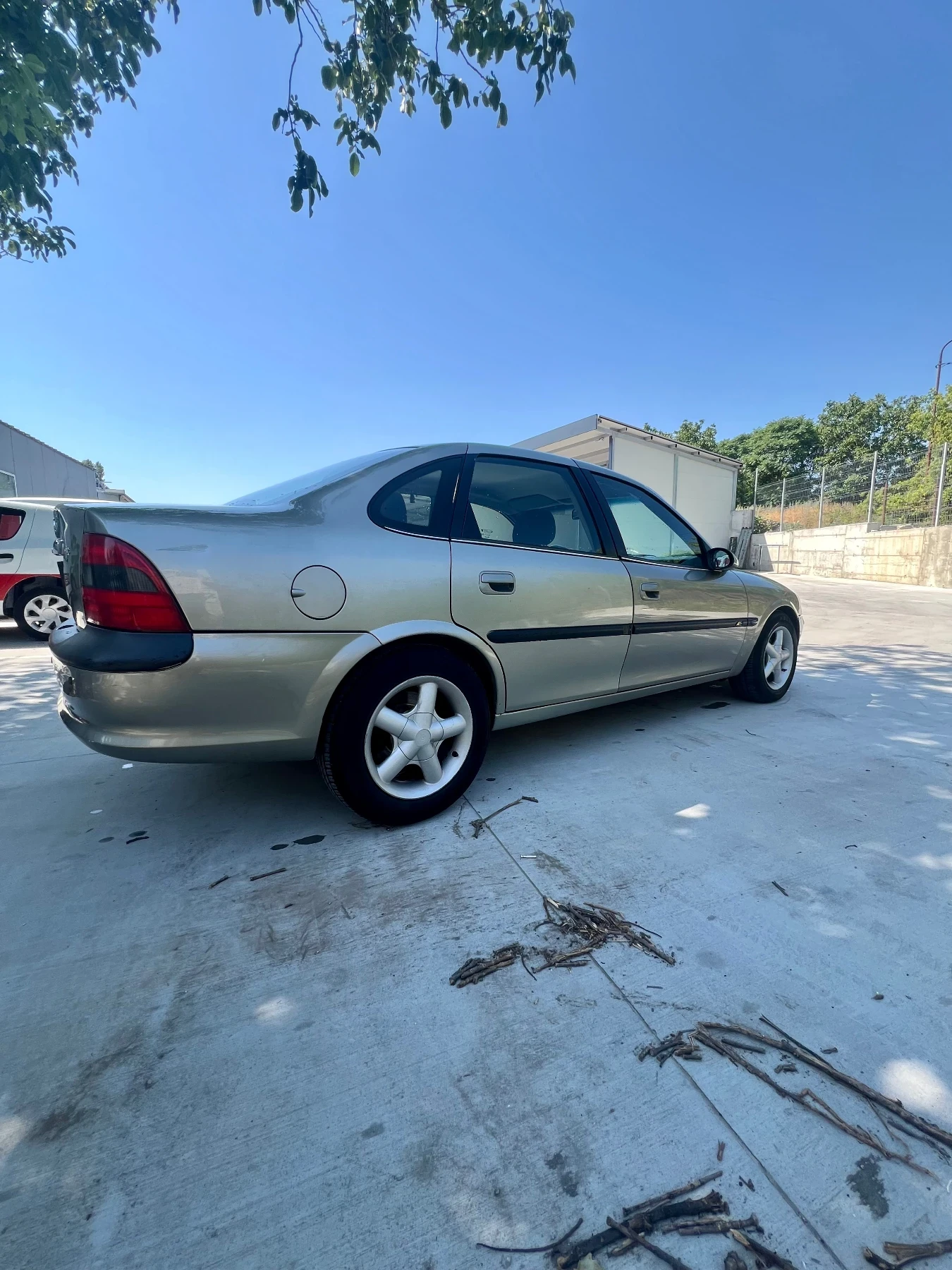 Opel Vectra 2.0DTI - изображение 8