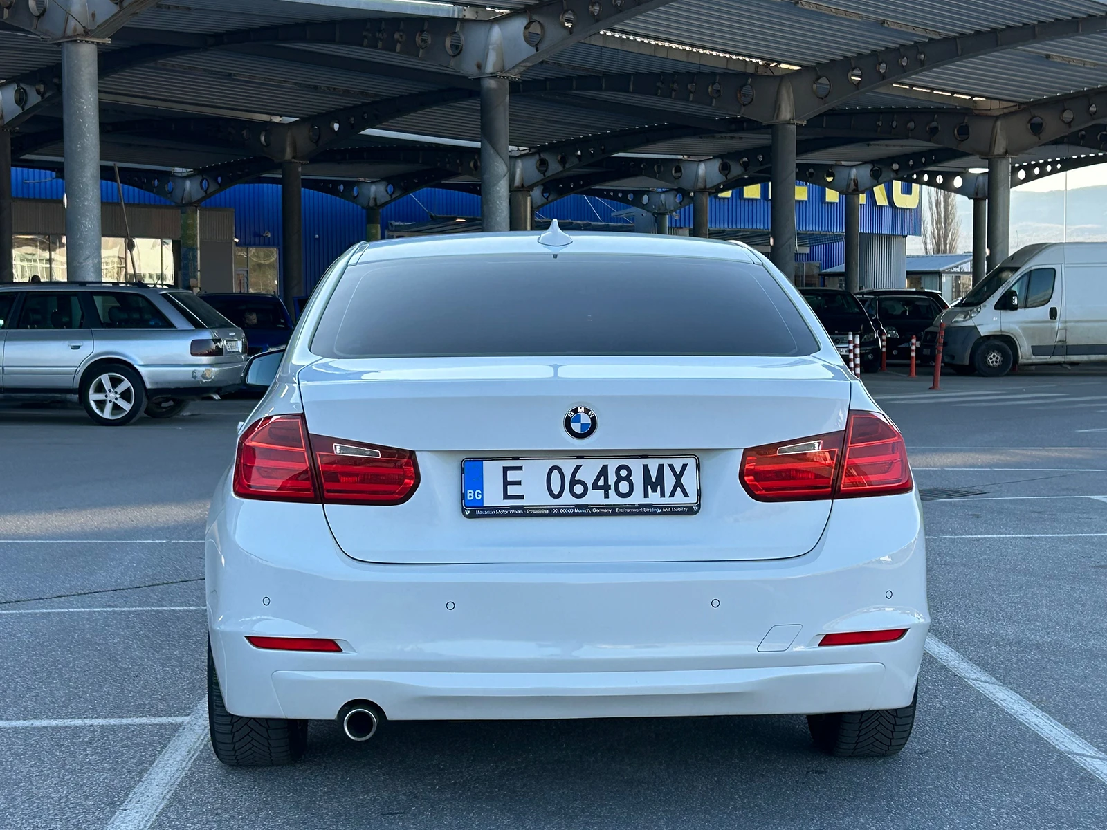 BMW 318, снимка 6 - Автомобили и джипове - 53840731