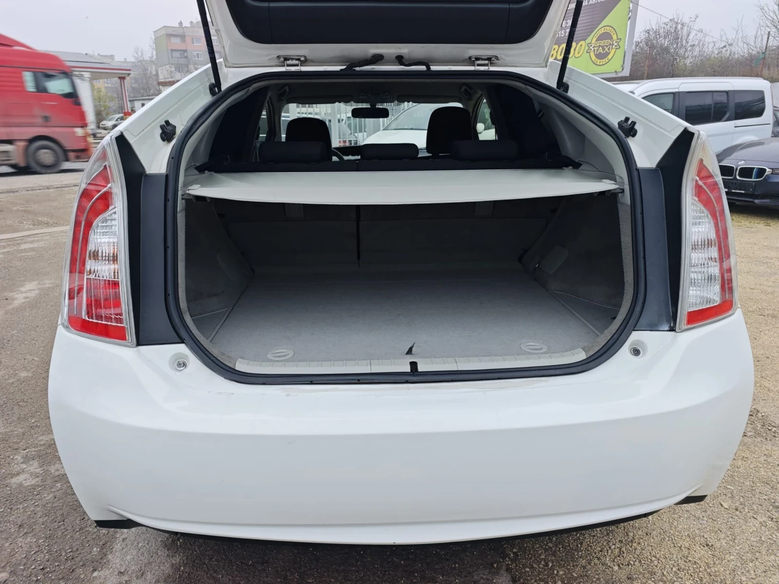 Toyota Prius ������* ��������* �������� 3 ������*  | Mobile.bg � ����������� 12