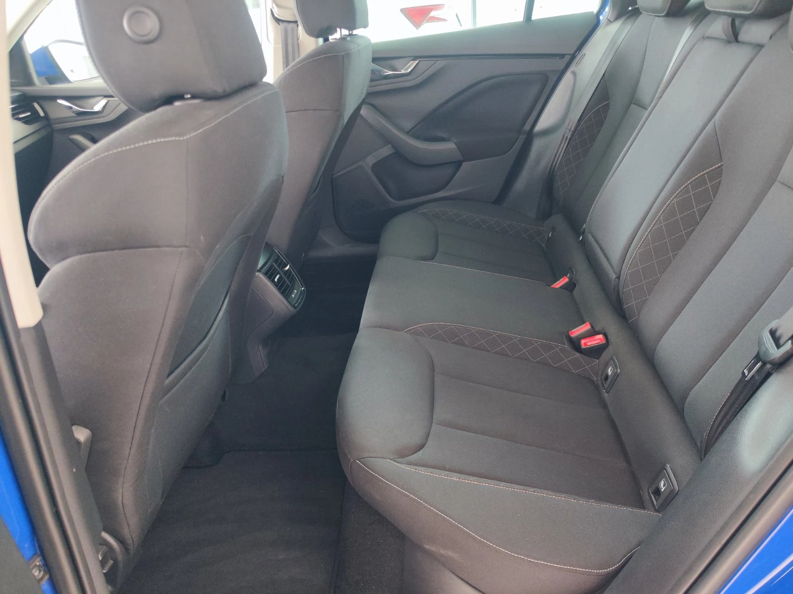 Skoda Scala BUSINESS 1, 0 TSI 110 к.с. 6МТ Газ - изображение 8