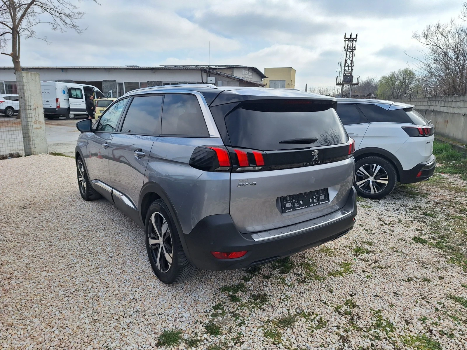 Peugeot 5008 1.6D* Навигация/Автоматик-8ck/Камера/Кросуей/6+ 1, снимка 6 - Автомобили и джипове - 53885190