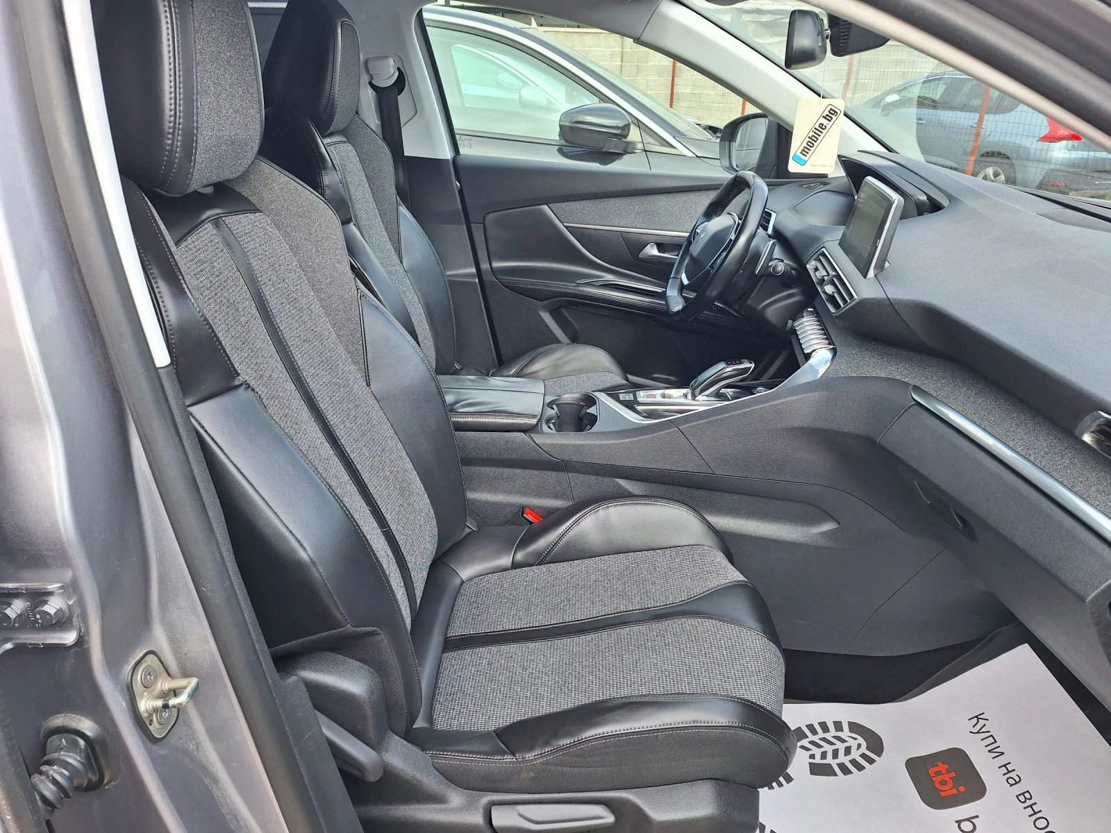 Peugeot 5008 1.6D* Навигация/Автоматик-8ck/Камера/Кросуей/6+ 1, снимка 12 - Автомобили и джипове - 53885190