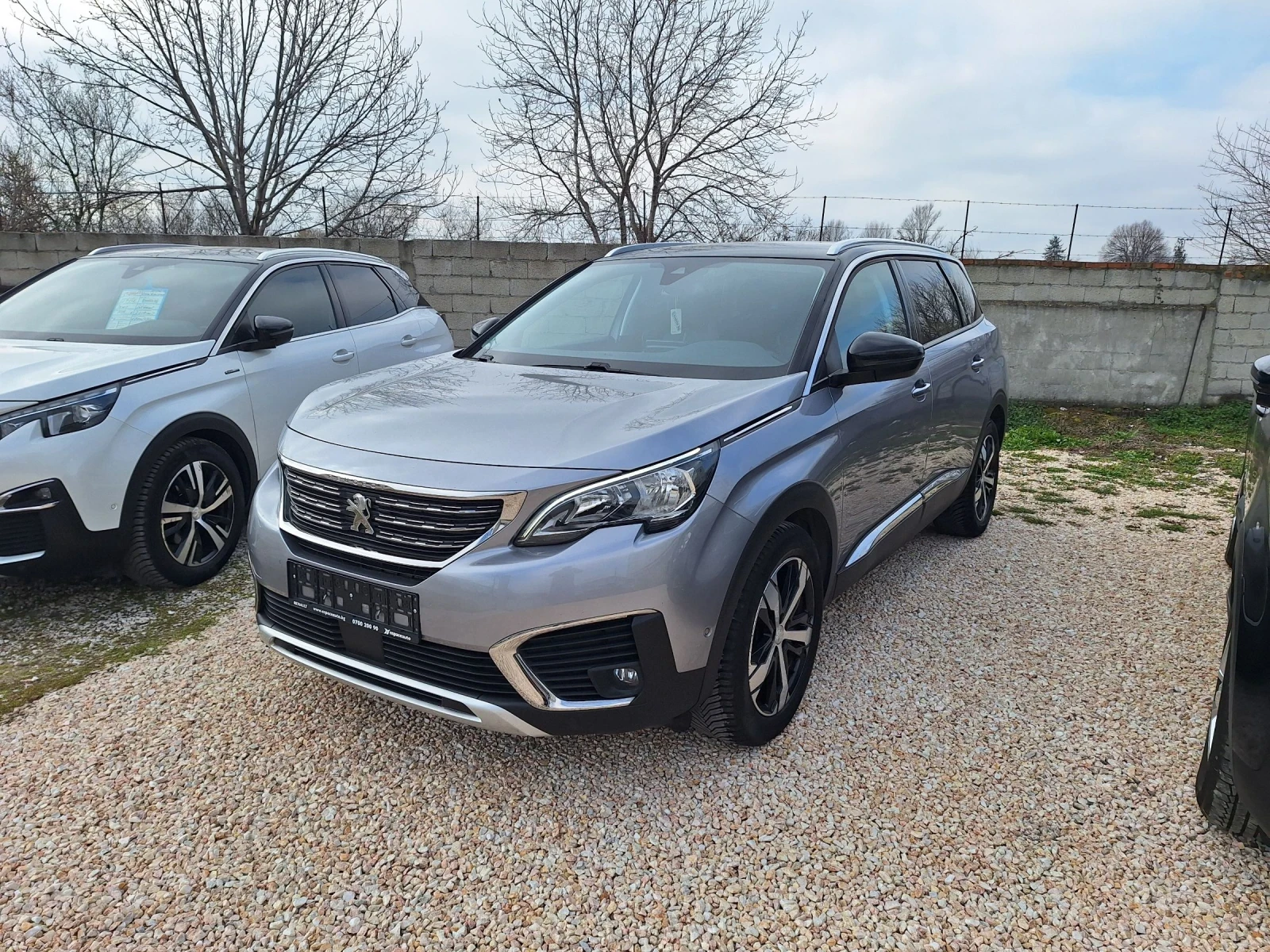Peugeot 5008 1.6D* Навигация/Автоматик-8ck/Камера/Кросуей/6+ 1, снимка 3 - Автомобили и джипове - 53885190