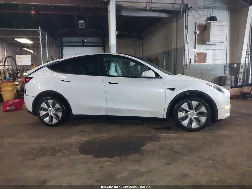 Tesla Model Y Long Range Dual Motor All-Wheel Drive, снимка 12 - Автомобили и джипове - 54306708