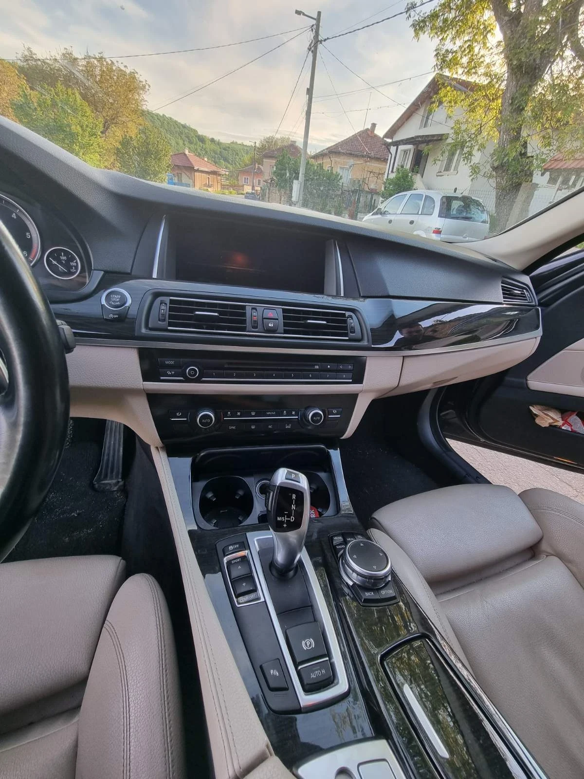 BMW 520 Luxury , снимка 13 - Автомобили и джипове - 54495120