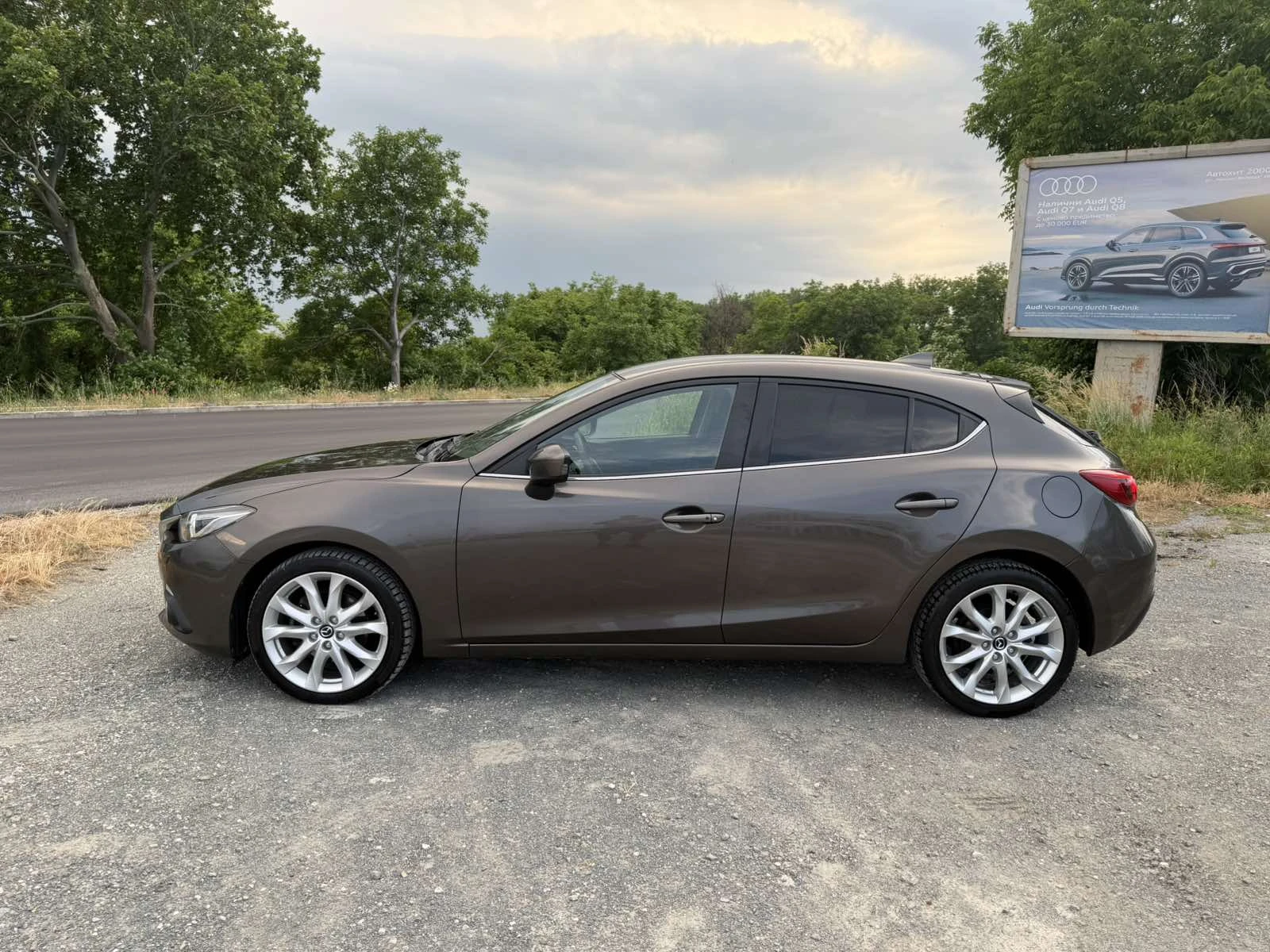 Mazda 3 2.2D / АВТОМАТИК / НАВИГАЦИЯ / КАМЕРА / ЕВРО6 , снимка 8 - Автомобили и джипове - 54769339
