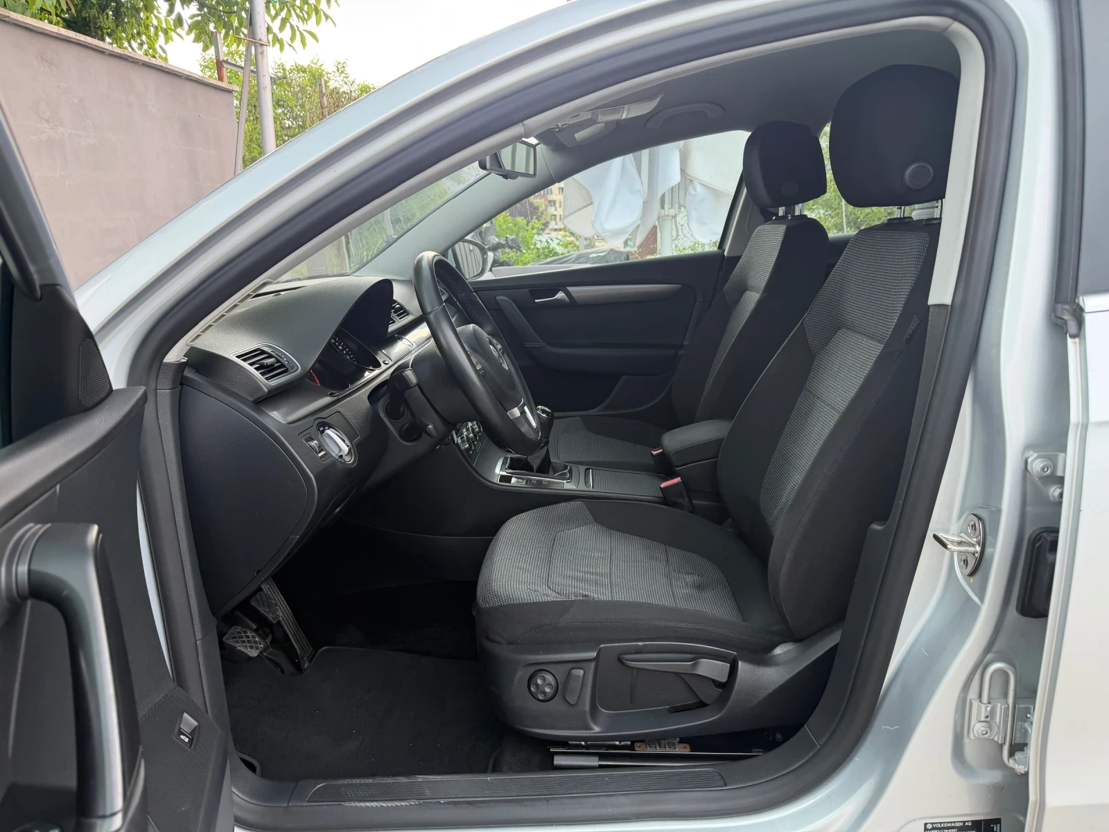 VW Passat 2.0TDI Led Euro5B, снимка 7 - Автомобили и джипове - 54870124