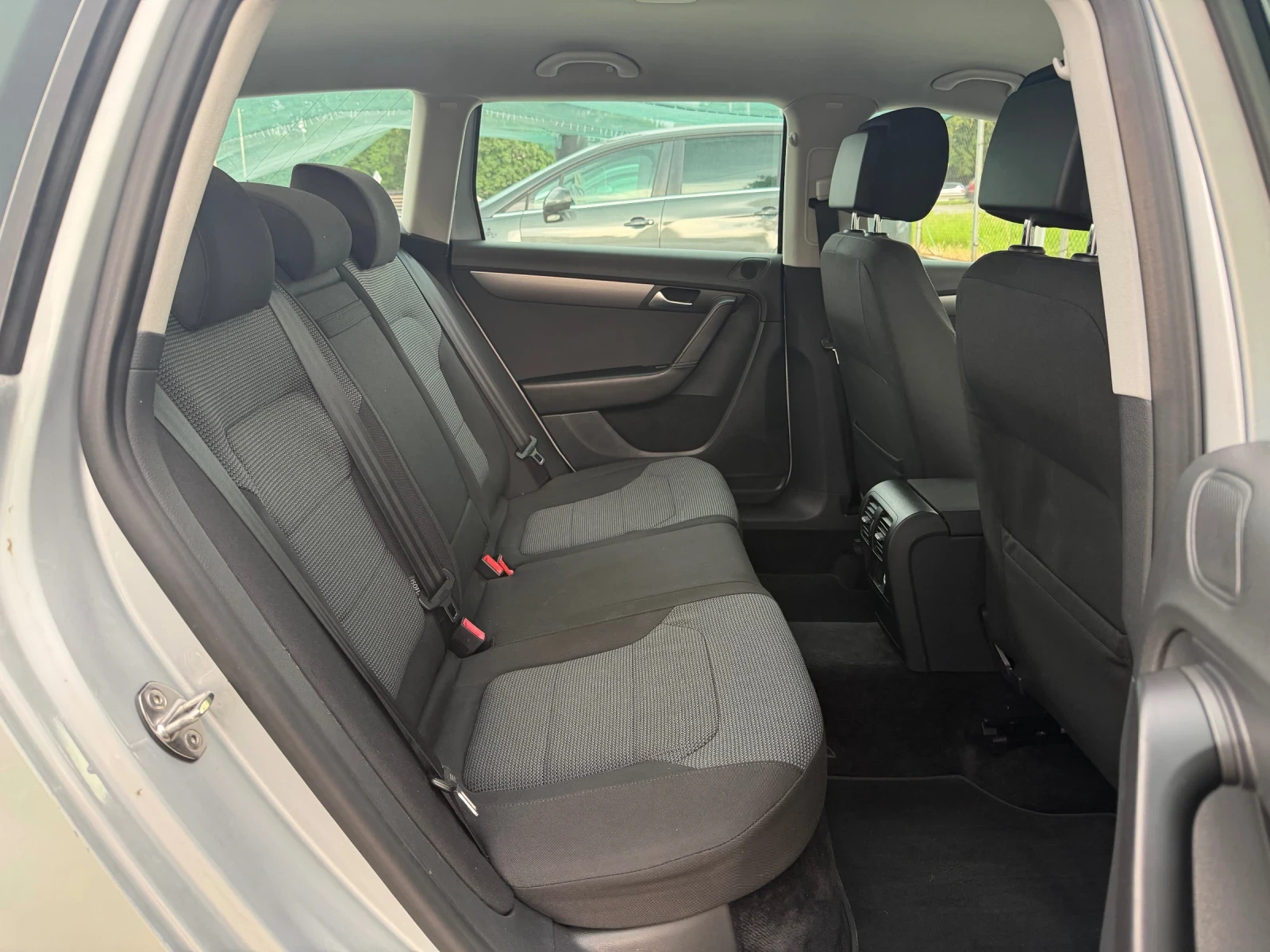 VW Passat 2.0TDI Led Euro5B, снимка 15 - Автомобили и джипове - 54870124
