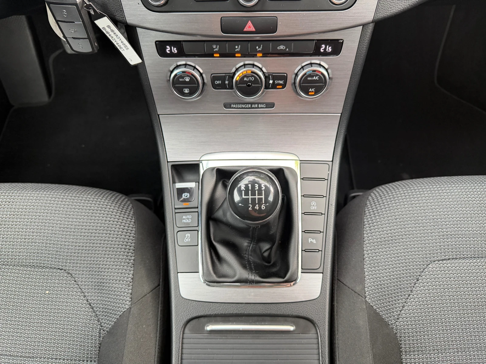 VW Passat 2.0TDI Led Euro5B, снимка 13 - Автомобили и джипове - 54870124